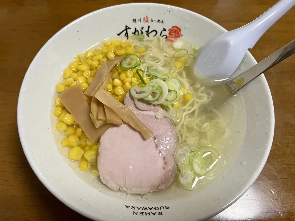 ラーメンすがわら　塩ラーメン、トッピングコーン
