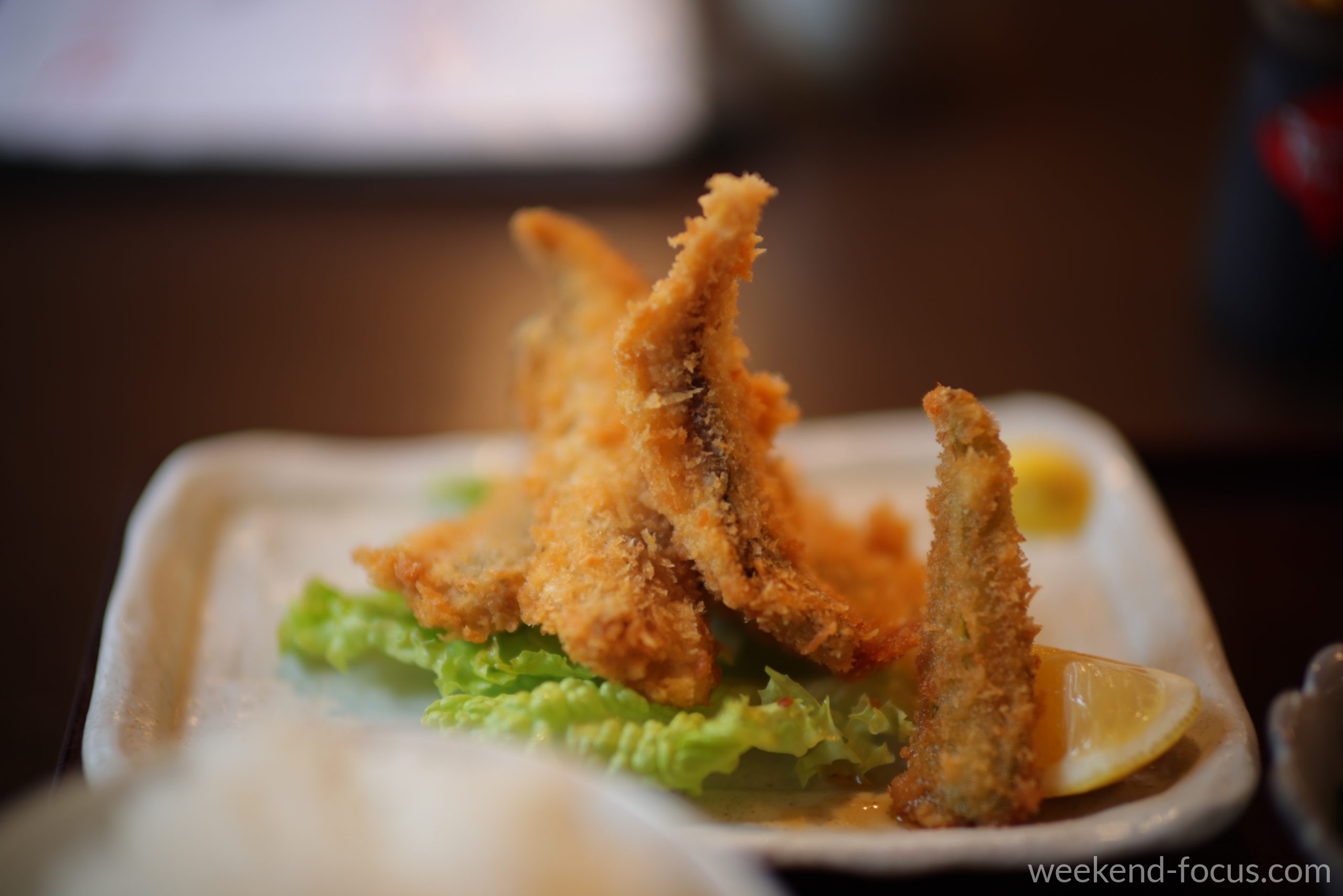 NOKTON 50mm F1, Canon EOS R5, 1/80, F1.0, ISO 200, イワシフライ単品