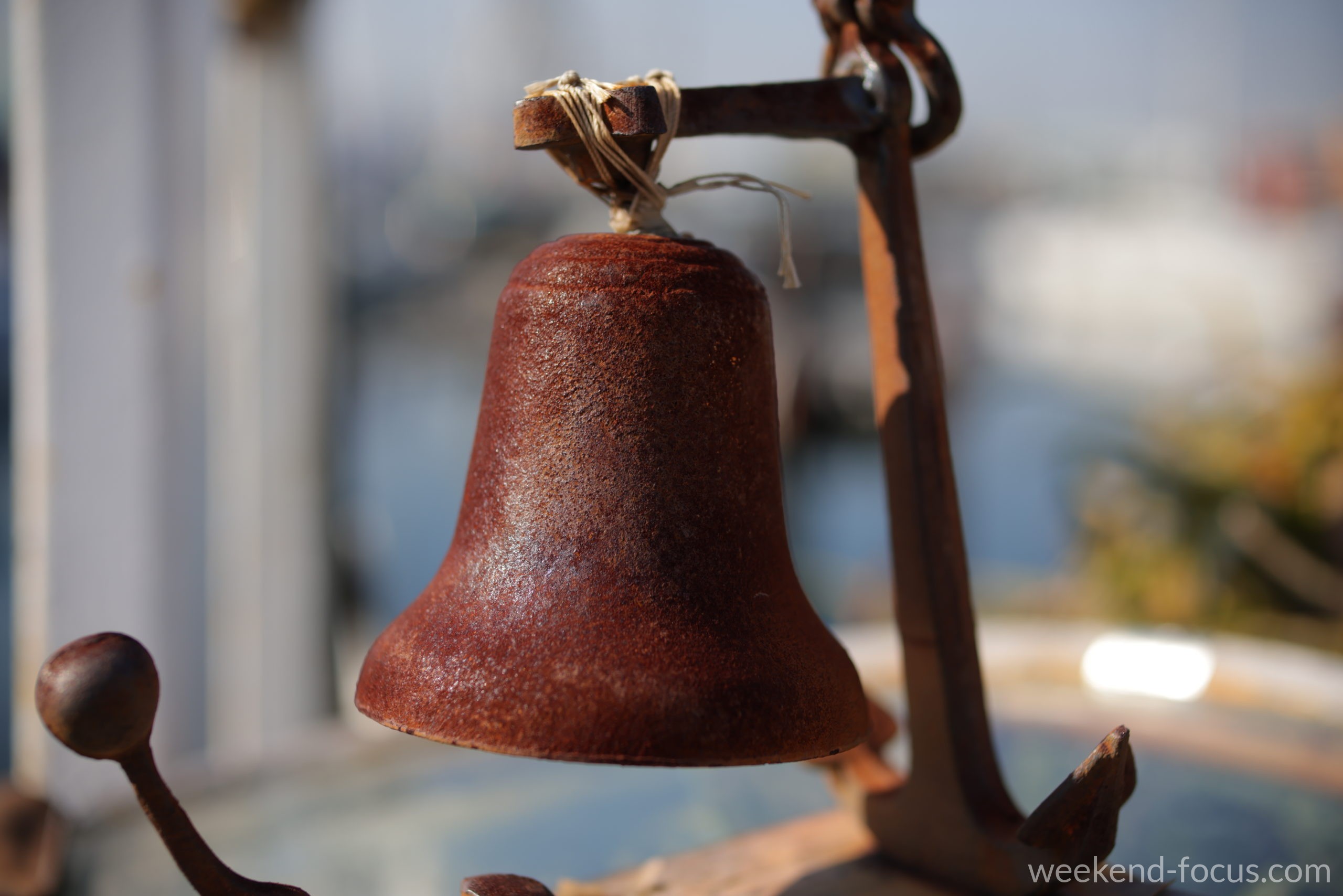 NOKTON 50mm F1, Canon EOS R5, 1/1600, F2.8, ISO 100, 錆びたベル